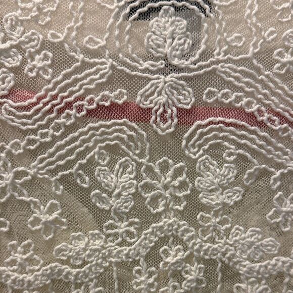 cupcakes & cashmere Cream Button Down Bohemian Lace Blouse size medium - Picture 6 of 13